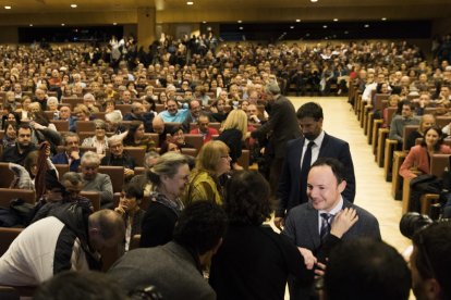 Espot reuneix un miler de persones en el debut com
a candidat