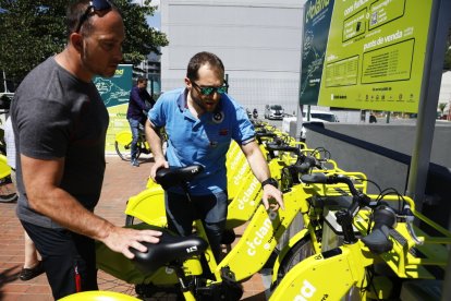 Cicland proposa un carril bici per a Carlemany abans de prohibir el pas