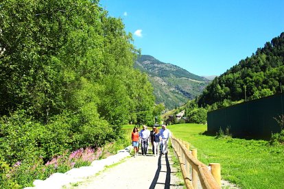 Govern inaugura un camí ral que connecta la Cortinada i Ansalonga