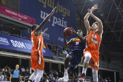 Festival anotador per retrobar-se amb la victòria