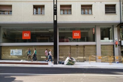 El fabricant de mòbils Xiaomi obre botiga