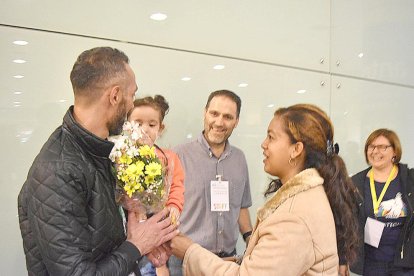 Arriben al Principat les dues primeres famílies de refugiats