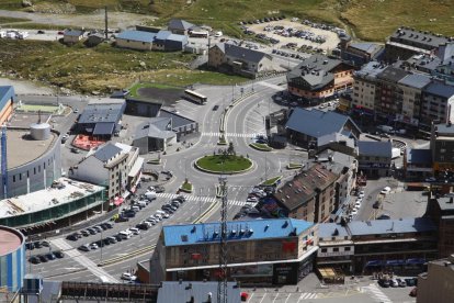 Torres veu amb “bons ulls” la unió per tren del Pas i França