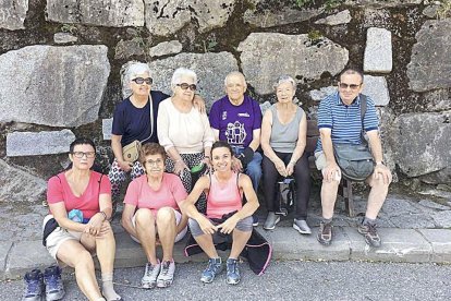 La gent gran d'Encamp va fer una excursió a l'estany d'Engolasters