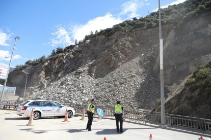 Esllavissada davant del Punt de Trobada