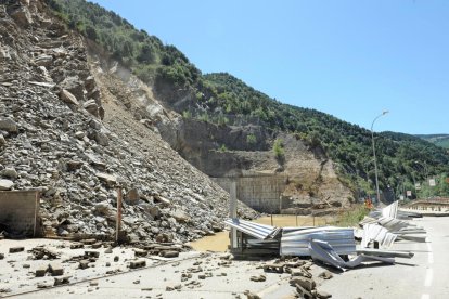 Esllavissada davant del Punt de Trobada
