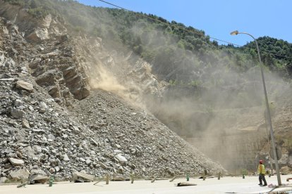 Esllavissada davant del Punt de Trobada
