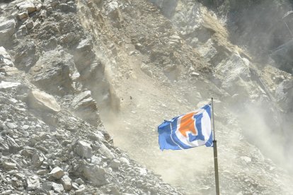 Esllavissada davant del Punt de Trobada