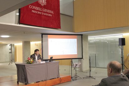 El PS i L'A posen en dubte la 'netedat' del vot judicial