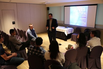 Liberals exposa els beneficis de l'acostament a Europa