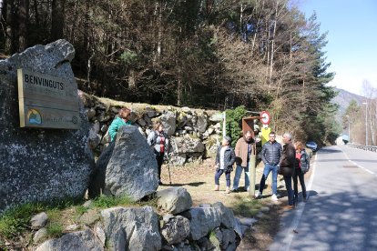 Els candidats escaldencs a l'entrada de la vall del Madriu