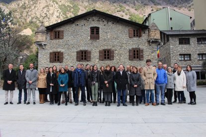 Els candidats nacionals i territorials de Demòcrates a la plaça del Consell