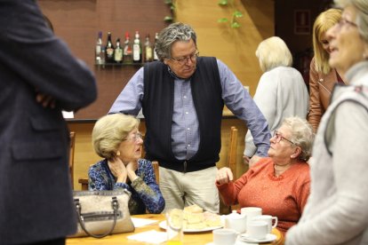 Enric Dolsa ha celebrat un berenar a la llar de jubilats