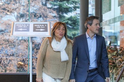 Conxita Marsol aquest matí al moment d'acudir a votar