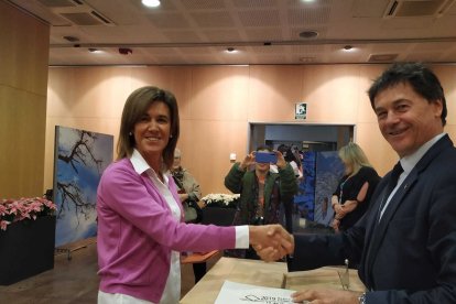 Ester Vilarrubla, ministra d'Educació, vota a la capital