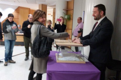 La ministra Verònica Canals ha dipositat el vot a Encamp