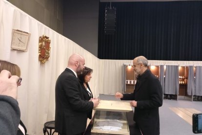 Toni Martí vota a Escaldes