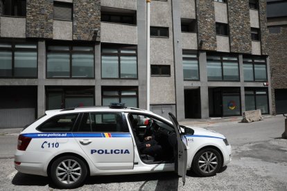 Dues detencions a la Federació de Futbol