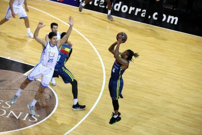 El MoraBanc guanya amb un gran Albicy (97-88)