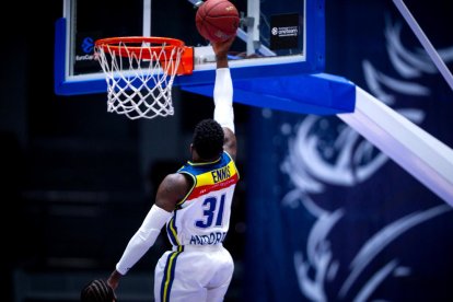 Cop de puny a la taula del MoraBanc Andorra (71-80)