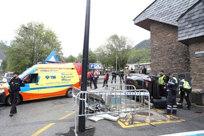 Dos ferits lleus en un accident prop del Comunal