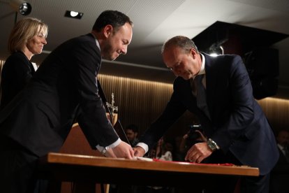 Els nous ministres prenen possessió dels càrrecs