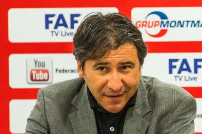 L'operació cautxú des de fora