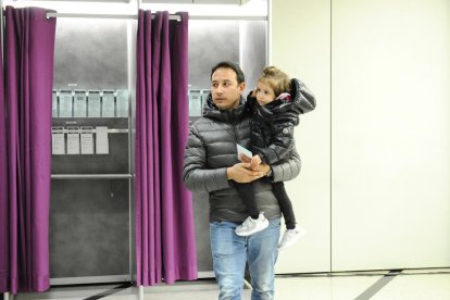 Cues per votar i esmorzar