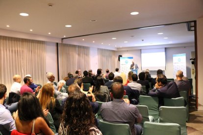 Gallardo diu que la decisió de pactes a les comunals és dels comitès