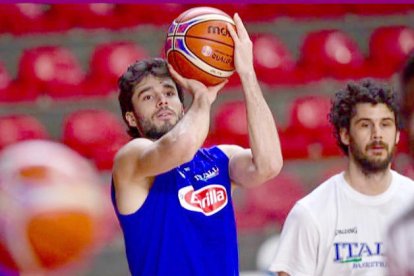 Reyes i Campazzo vindran