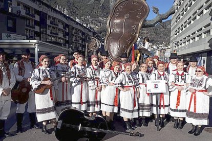 Balls multiculturals