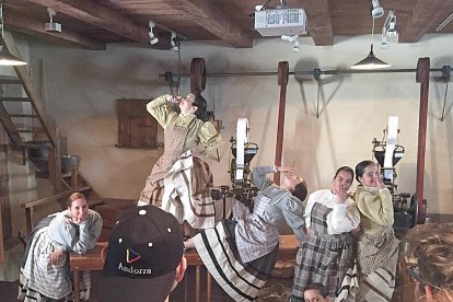 Balls multiculturals