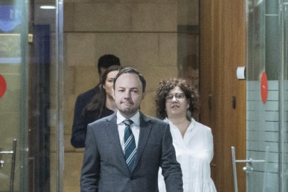 Espot dimiteix per centrar-se en la candidatura de DA