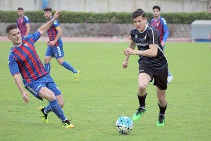 Piqué assisteix a un nou empat del seu FC Andorra (2-2)