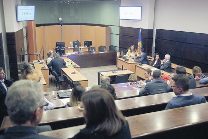 Casadevall considera positiu que es torni a reprendre el 'cas BPA'