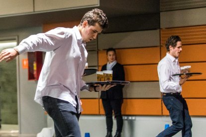 La Cursa de cambrers permet reivindicar un ofici que està poc reconegut