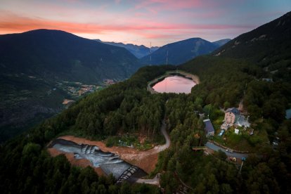 Les grans mans de Saypé ja llueixen a Engolasters
