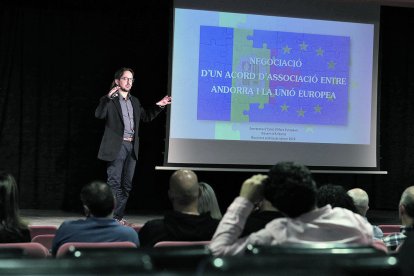 Preocupació sobre el trànsit de persones amb la UE