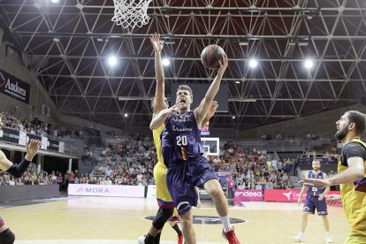 Victòria per recordar al Poliesportiu (86-84)