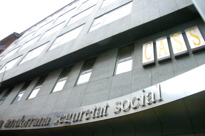 Límits als convenis amb la CASS de professionals forans