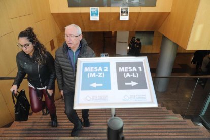 La participació segueix per sota del 50% a les 16h