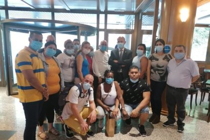 El ministre Joan Martínez Benazet va acomiadar els sanitaris cubans