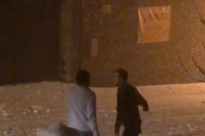 El jove va amenaçar la família i els agents