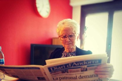 Una manera per la gent gran d estar informada i entretinguda aquests dies de confinament d'obligat compliment....