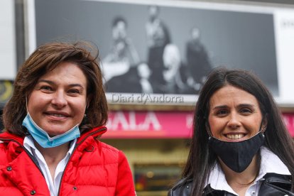 La ministra Canals i Laura Mas al Pas de la Casa