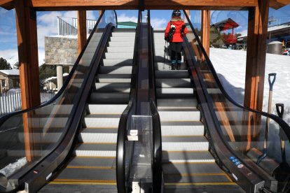 L'afectació del coronavirus en el turisme posa fi a la temporada d'hivern