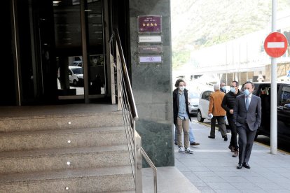 visites a El Cedre i a l'hotel Fènix