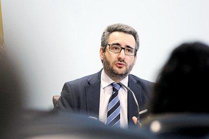 Ocupació registra una xifra rècord de 1.251 aturats durant el mes d'abril