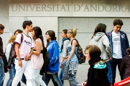 La Universitat es prepara per al retorn al juny