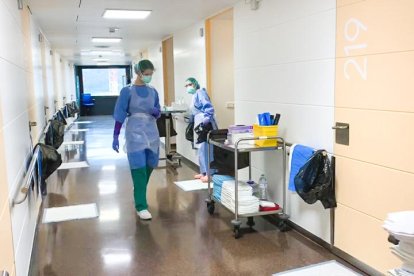 Els 38 positius eleven la xifra d'infectats a 428 persones